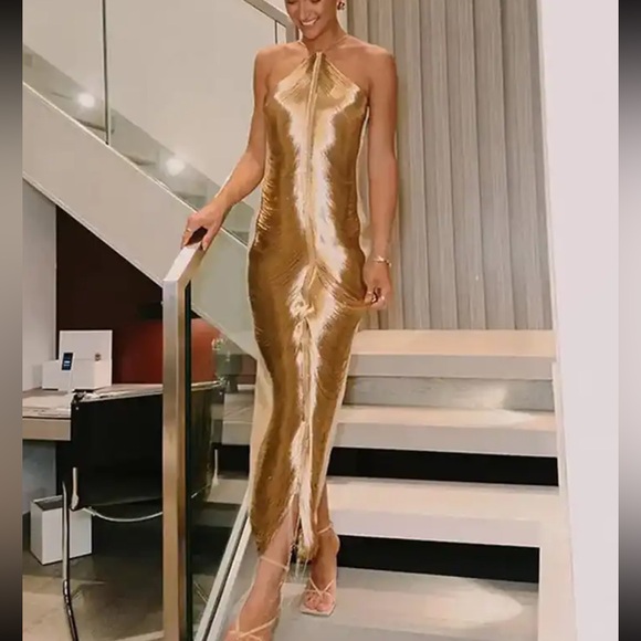 Sexy Hanging Neck Metallic Short Dress - Picture 2 of 5